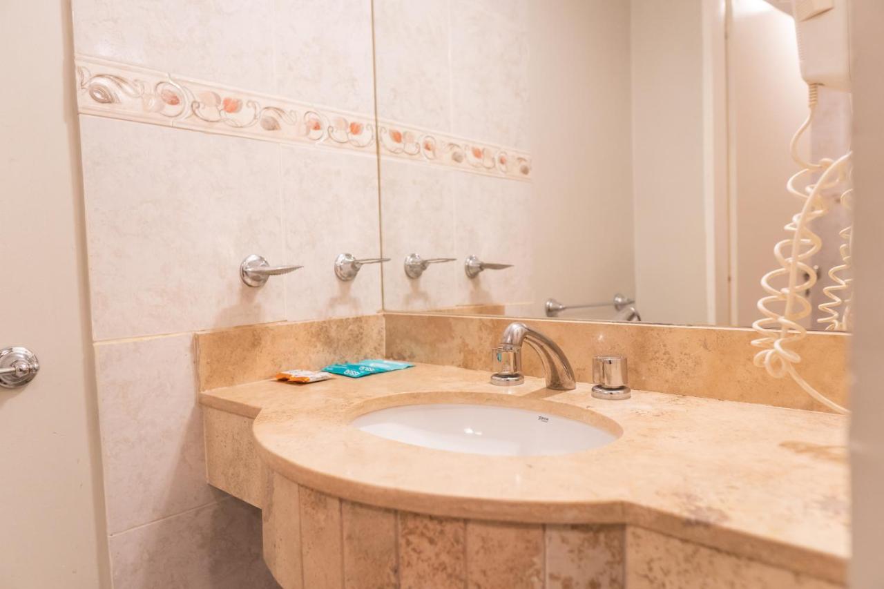 Hotel Embajador 3*